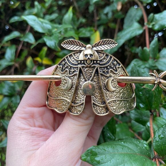 Gothic Death Moth Hair Accessory Antique Gold Tone Engraved Details - Picture 4 of 4